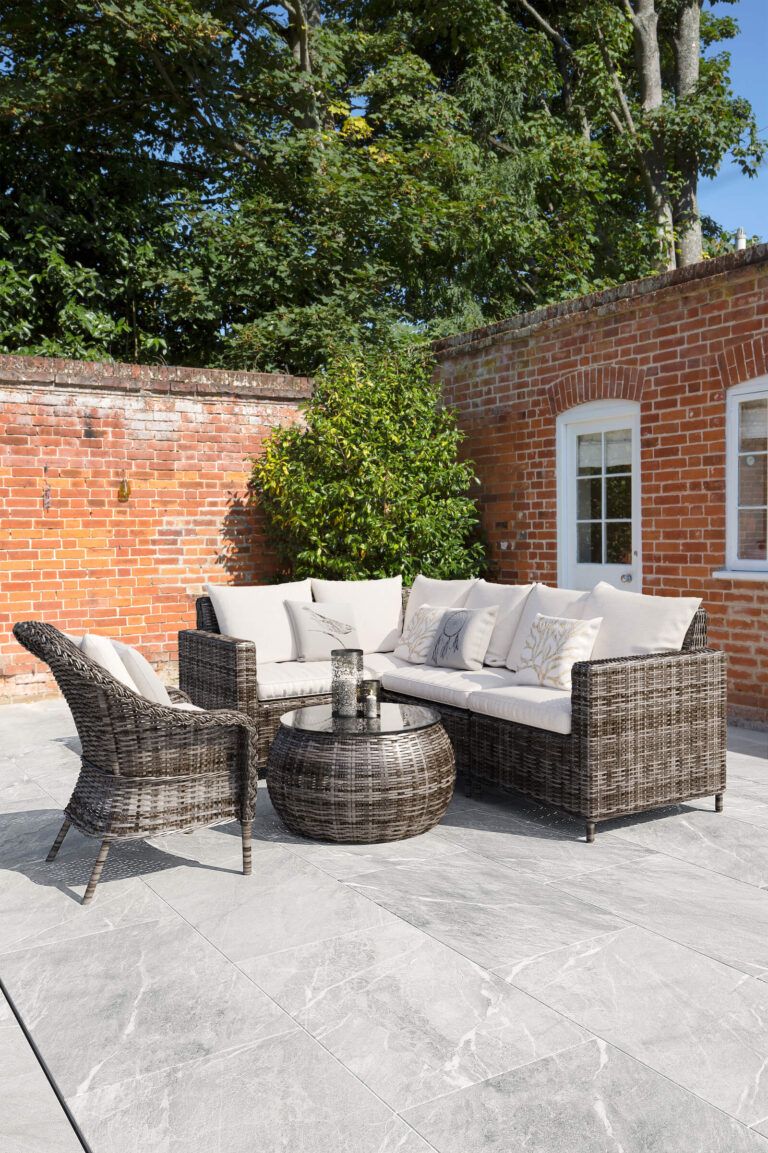 QUORN STONE – Astell Grey Paving Stone